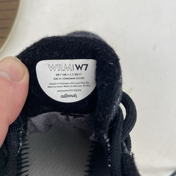 Allbirds Wool Runners Sneakers Dark Gray with Red Tabs women's Size 7 - Picture 3 of 8